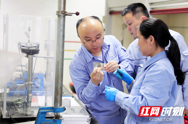  哈兰德连续五轮破门创纪录  